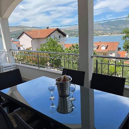 Genesis Lägenhet Trogir Exteriör bild
