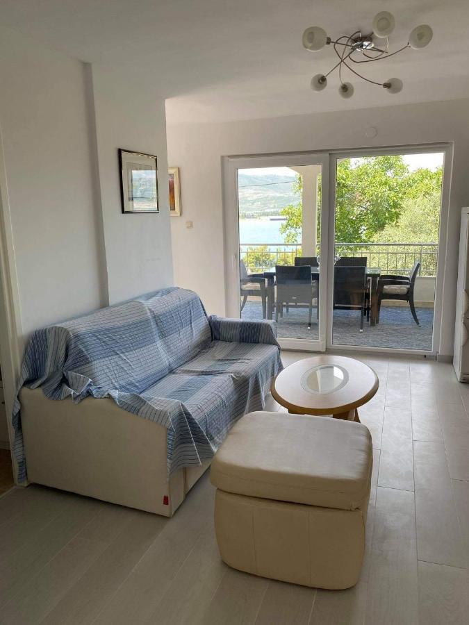 Genesis Lägenhet Trogir Exteriör bild