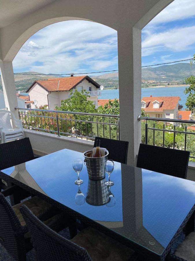 Genesis Lägenhet Trogir Exteriör bild